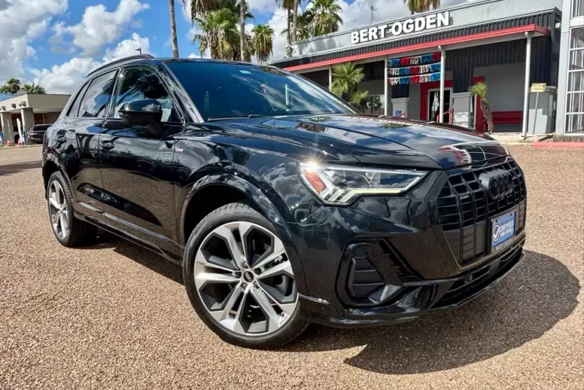 2022 Audi Q3 S line Premium Plus photo 1
