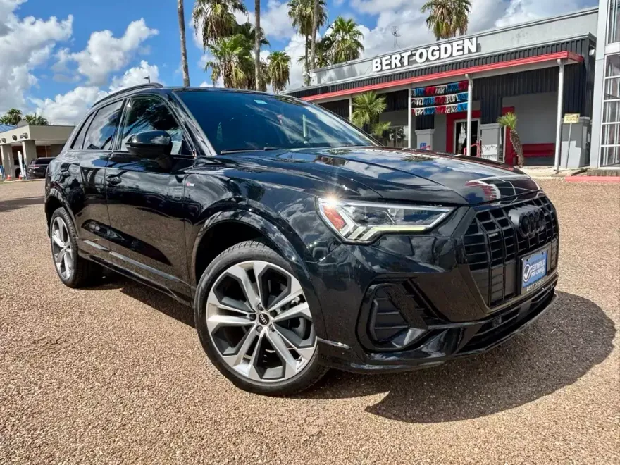 2022 Audi Q3 S line Premium Plus photo 1