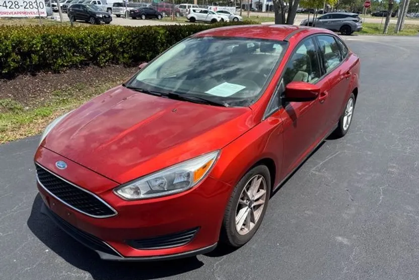2018 Ford Focus Sedan photo 1