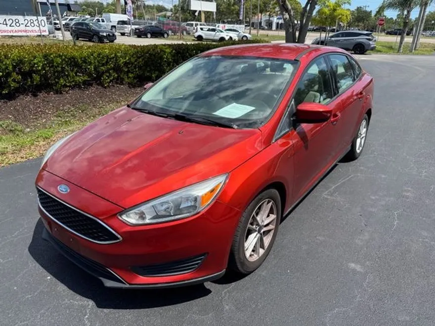 2018 Ford Focus Sedan photo 1