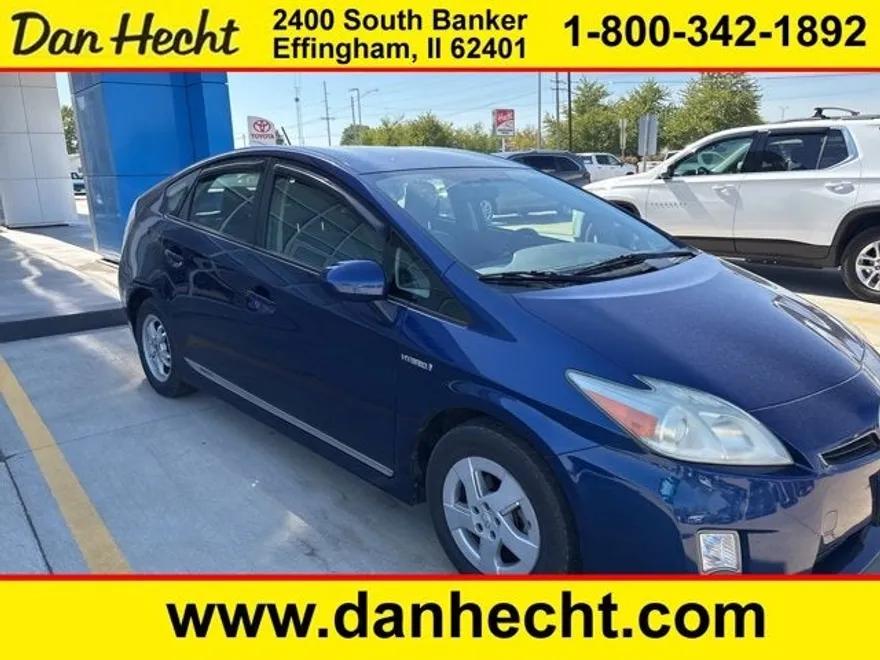 2011 Toyota Prius Three photo 1