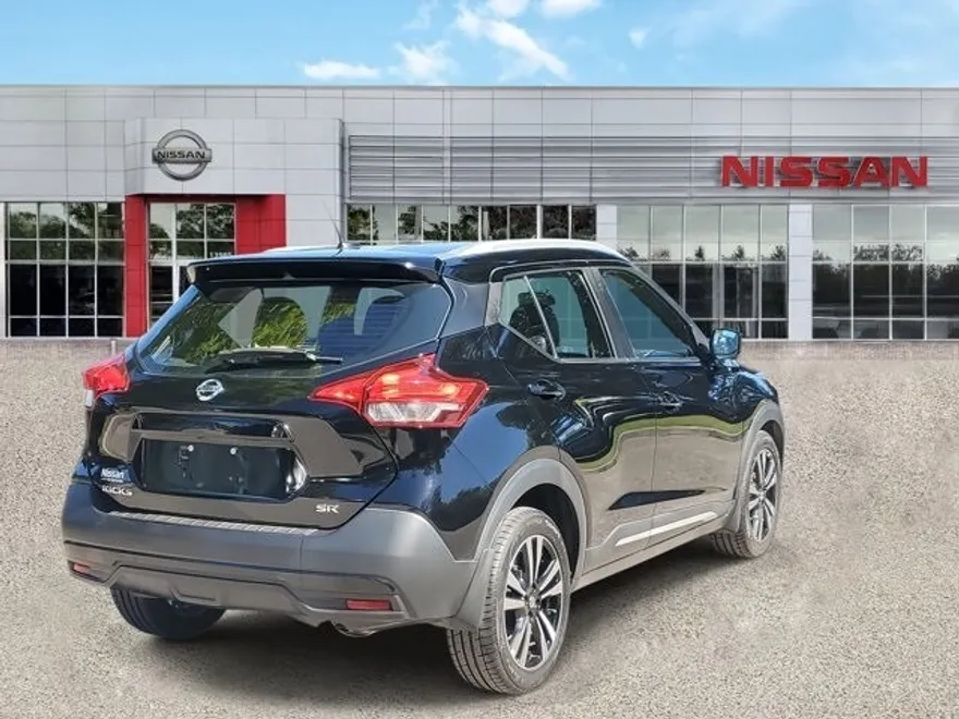 2019 Nissan Kicks SR photo 1