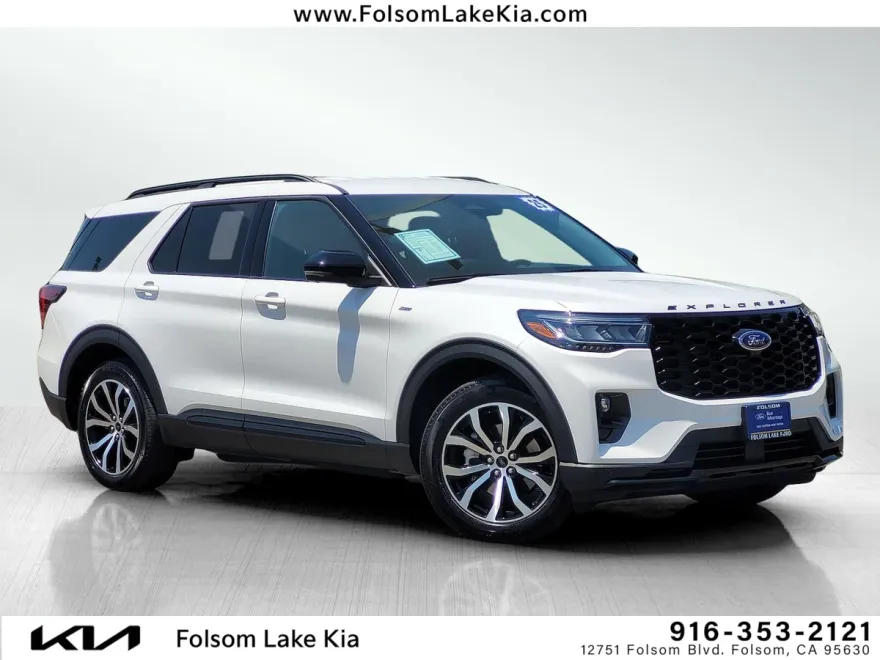 2025 Ford Explorer ST-Line photo 1