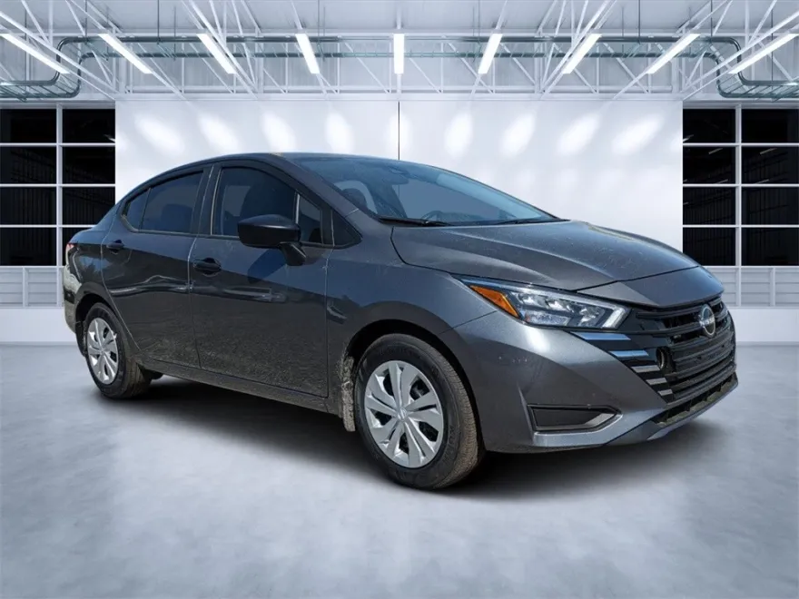 2025 Nissan Versa 1.6 S photo 1