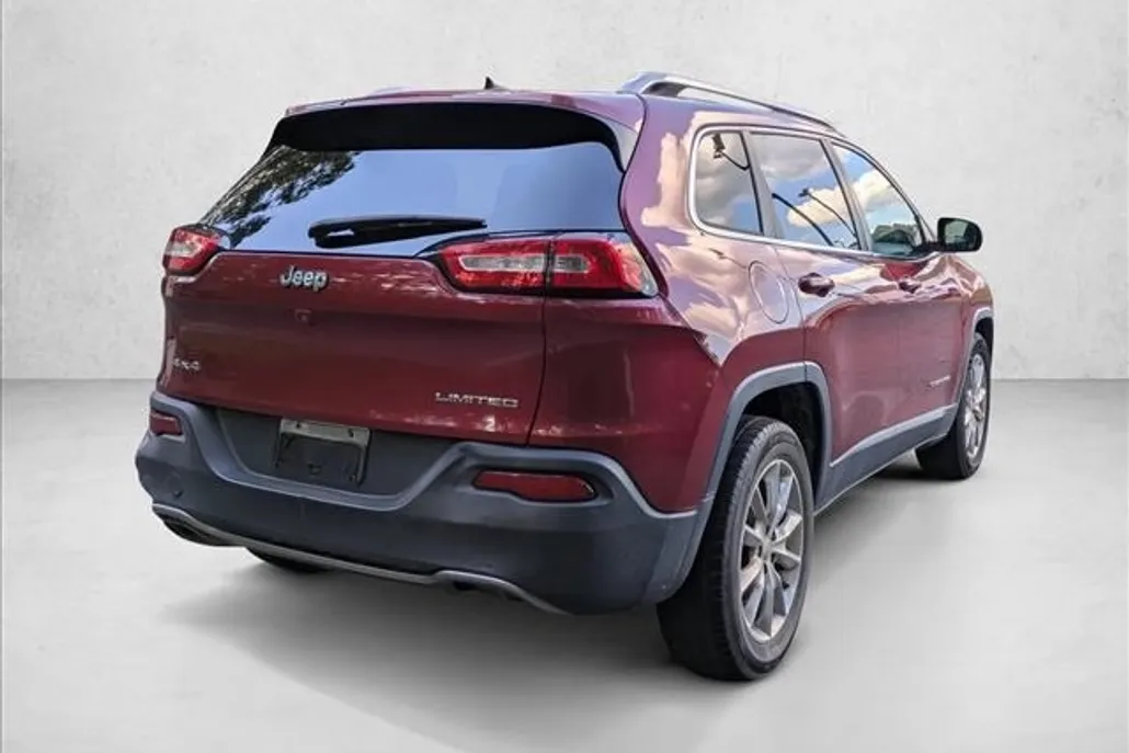 2015 Jeep Cherokee Limited Sport photo 1