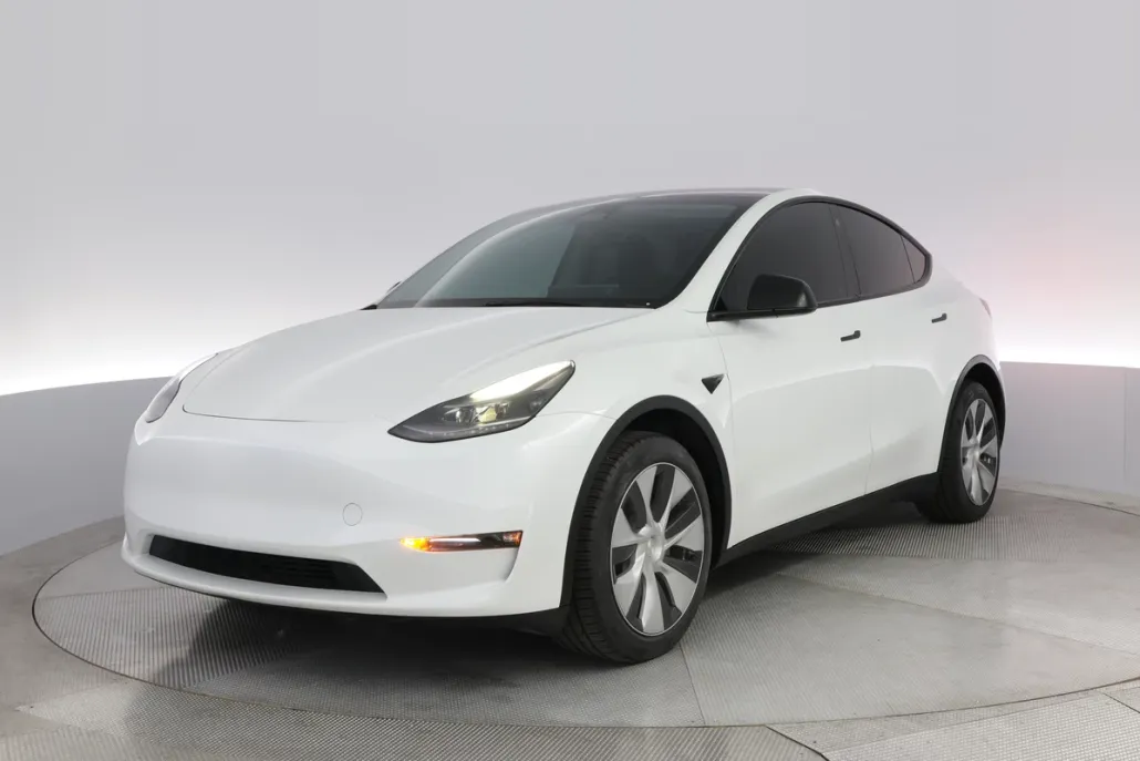 2023 Tesla Model Y Long Range photo 1