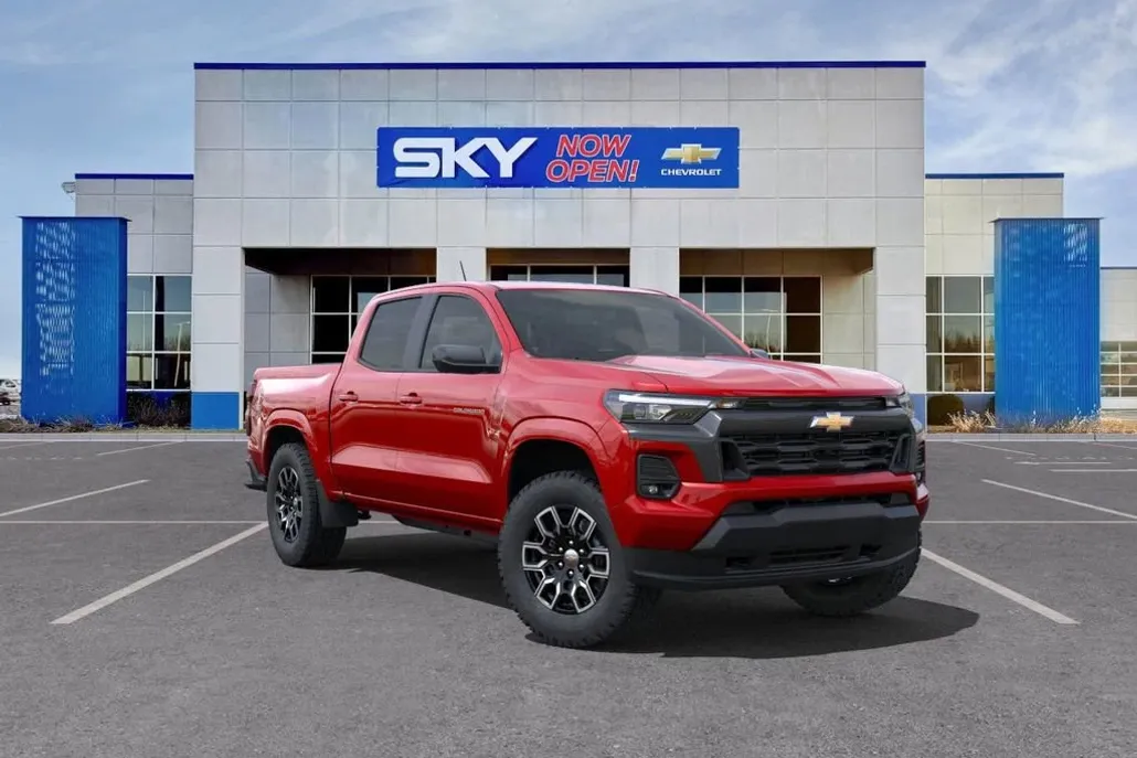2024 Chevrolet Colorado LT photo 1
