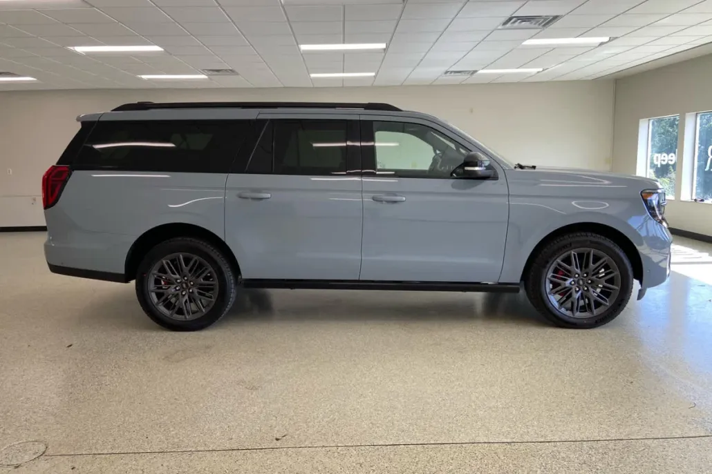 2025 Ford Expedition MAX Platinum photo 1
