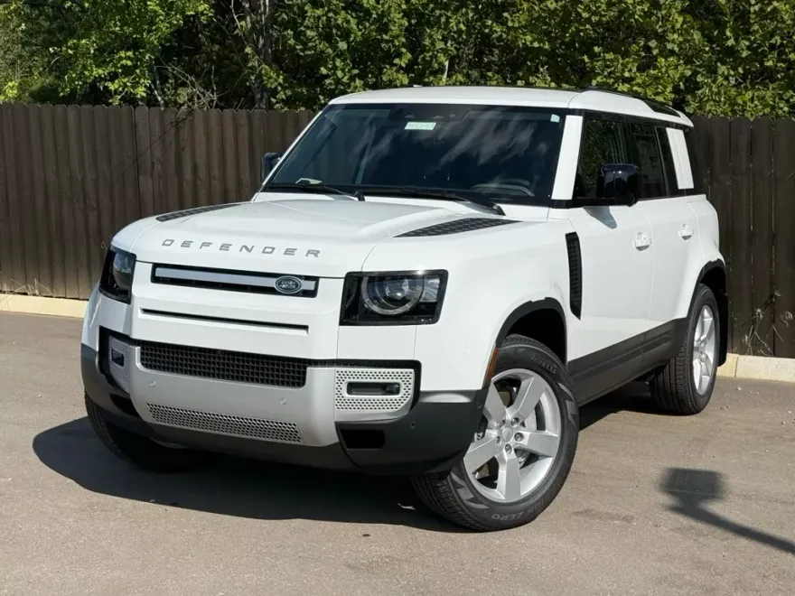 2025 Land Rover Defender 110 S photo 1