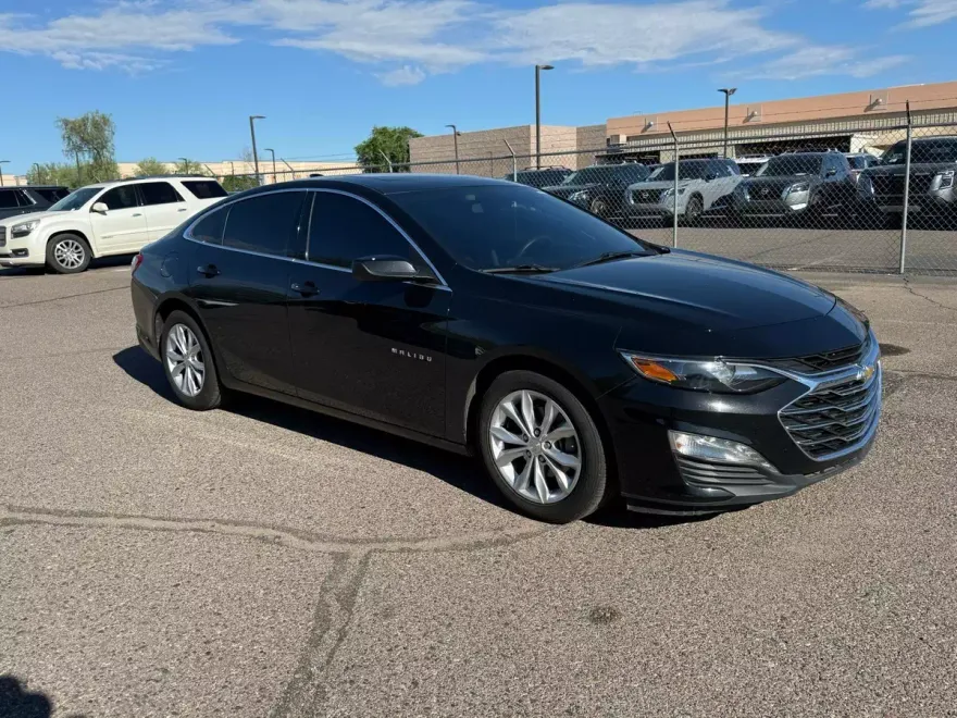 2022 Chevrolet Malibu 1LT photo 1