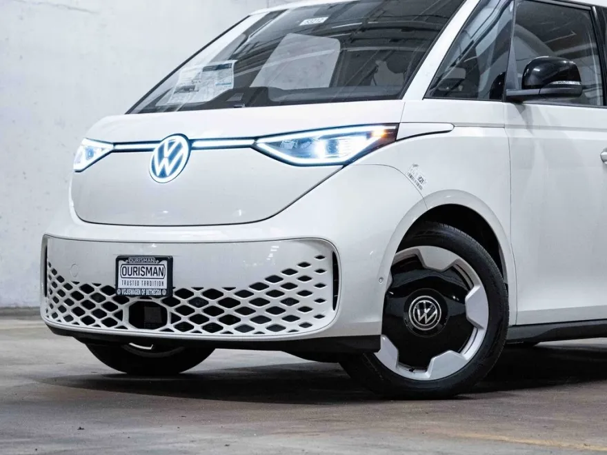 2025 Volkswagen ID. Buzz Pro S photo 1