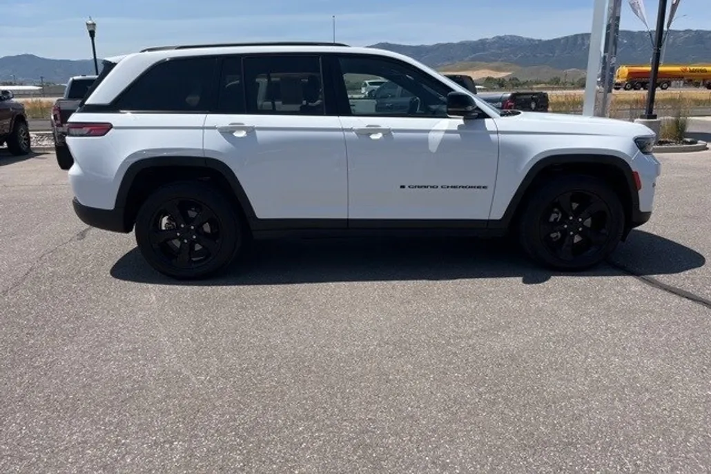 2023 Jeep Grand Cherokee Altitude X photo 1