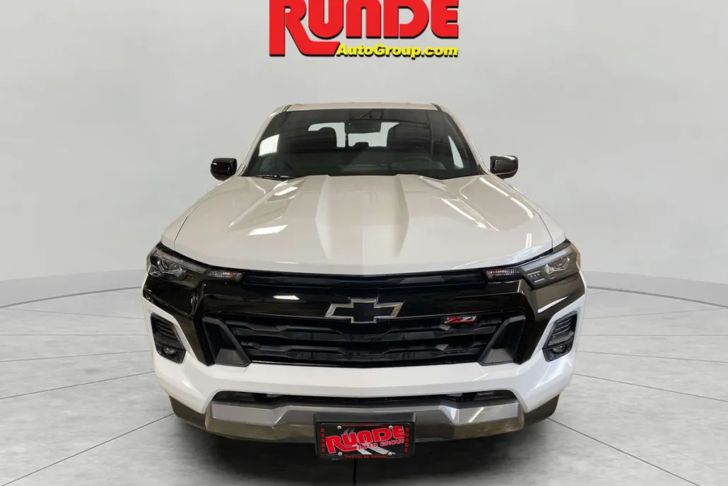 2025 Chevrolet Colorado Z71 photo 1