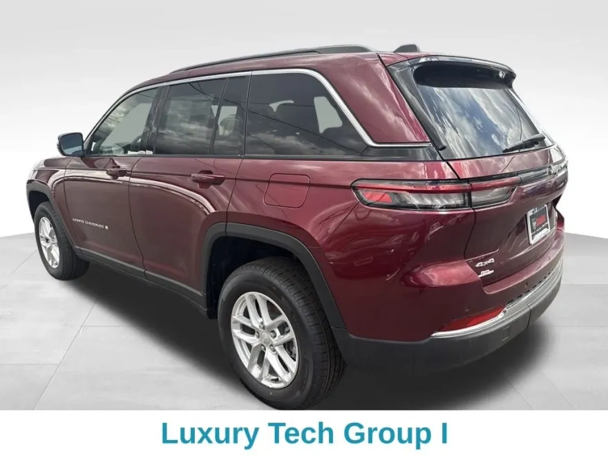 2025 Jeep Grand Cherokee Laredo photo 1