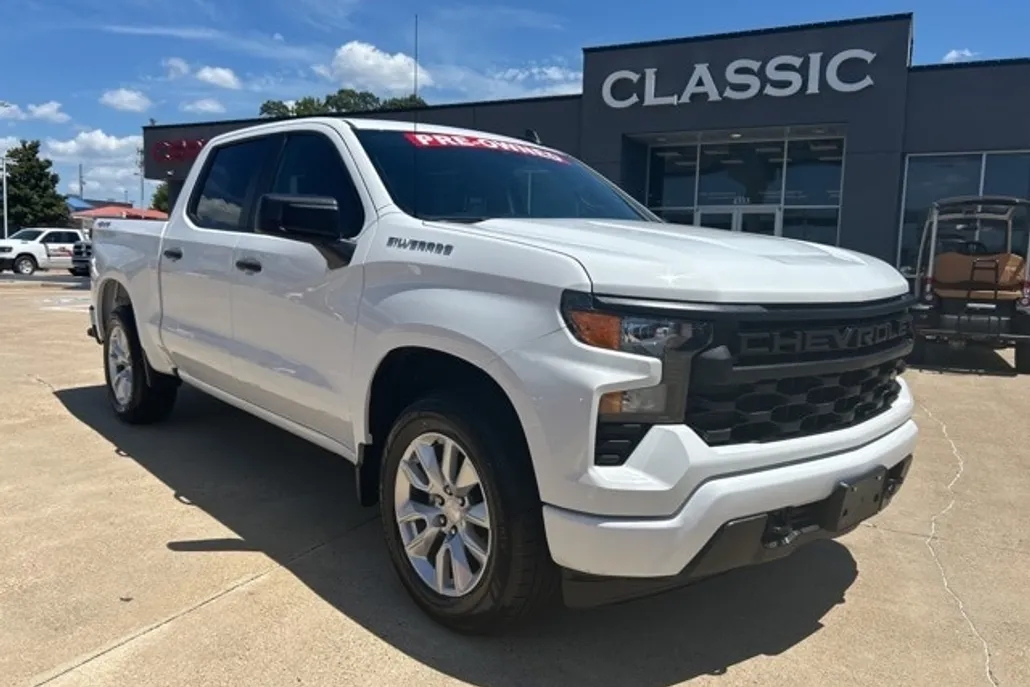 2023 Chevrolet Silverado 1500 Custom photo 1