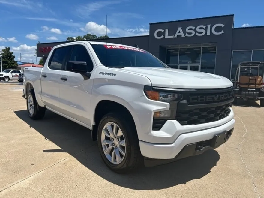2023 Chevrolet Silverado 1500 Custom photo 1