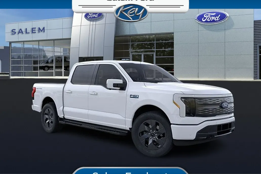 2025 Ford F-150 Lightning Lariat photo 1