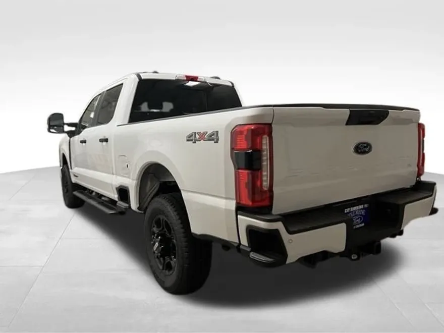 2025 Ford F-350 photo 1
