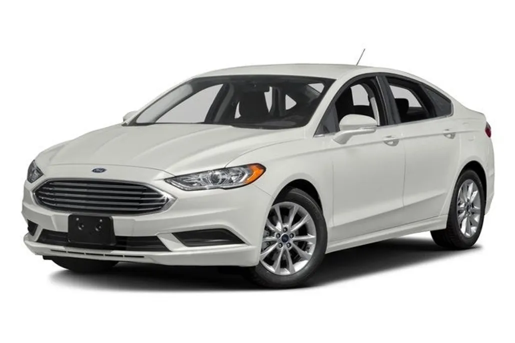 2018 Ford Fusion S photo 1