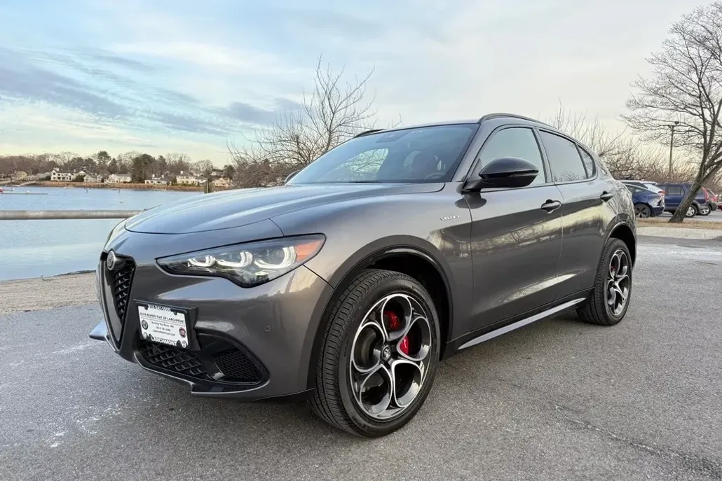 2024 Alfa Romeo Stelvio Tributo Italiano photo 1