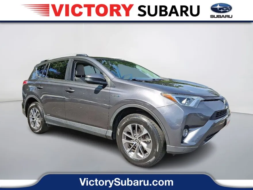 2017 Toyota RAV4 Hybrid XLE photo 1