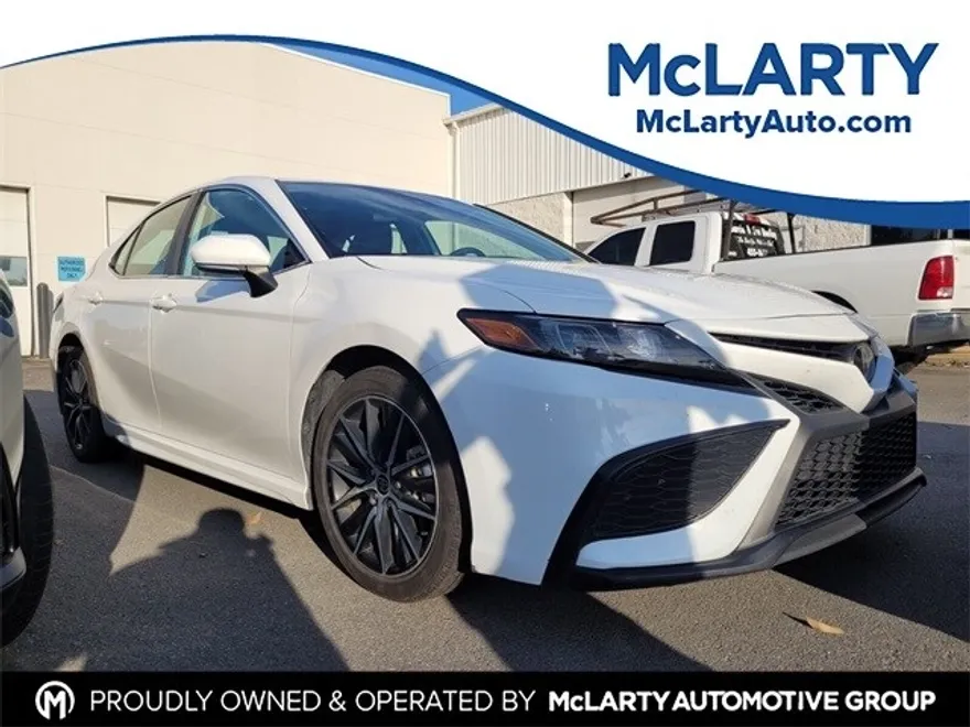 2023 Toyota Camry SE photo 1