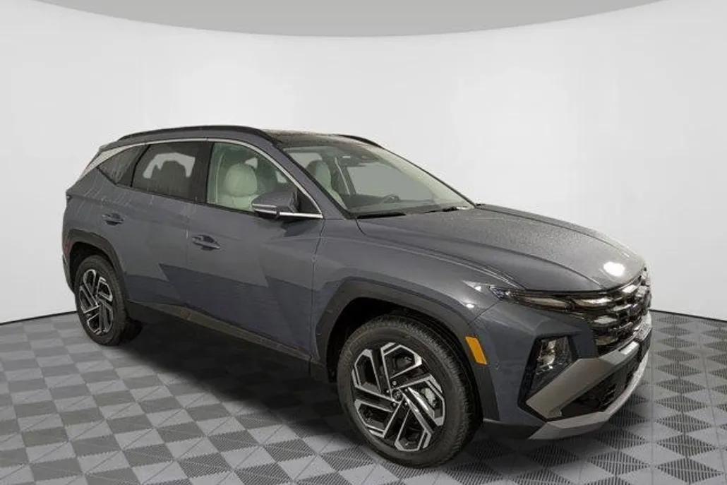 2025 Hyundai Tucson Limited photo 1