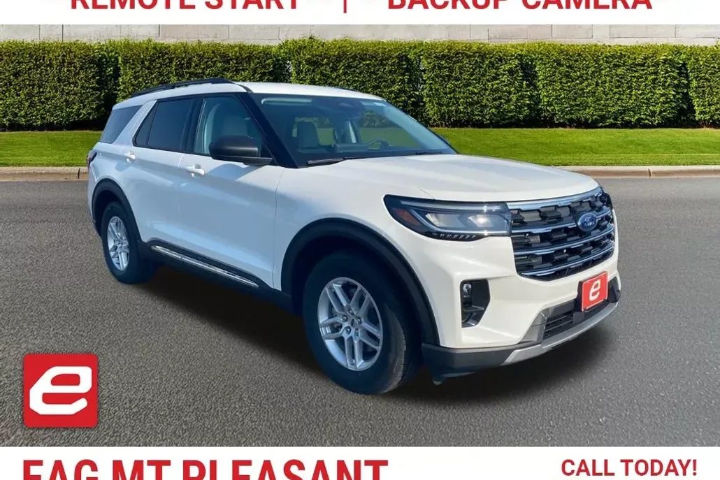 2025 Ford Explorer photo 1
