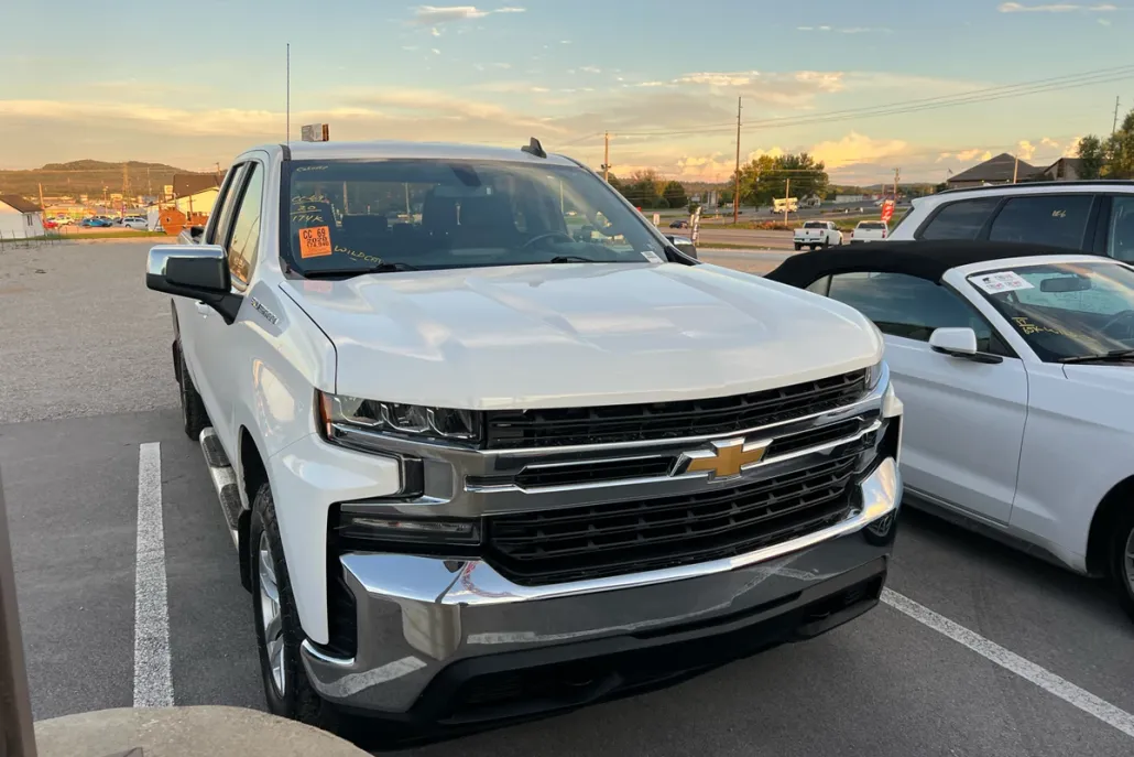 2020 Chevrolet Silverado 1500 LT photo 1
