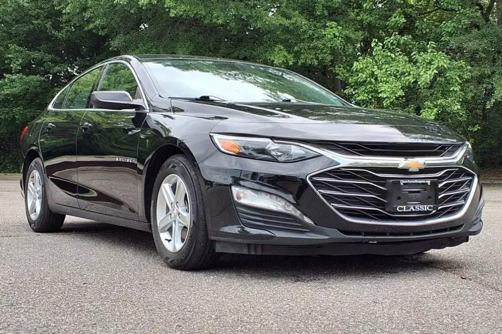 2023 Chevrolet Malibu 1LT photo 1