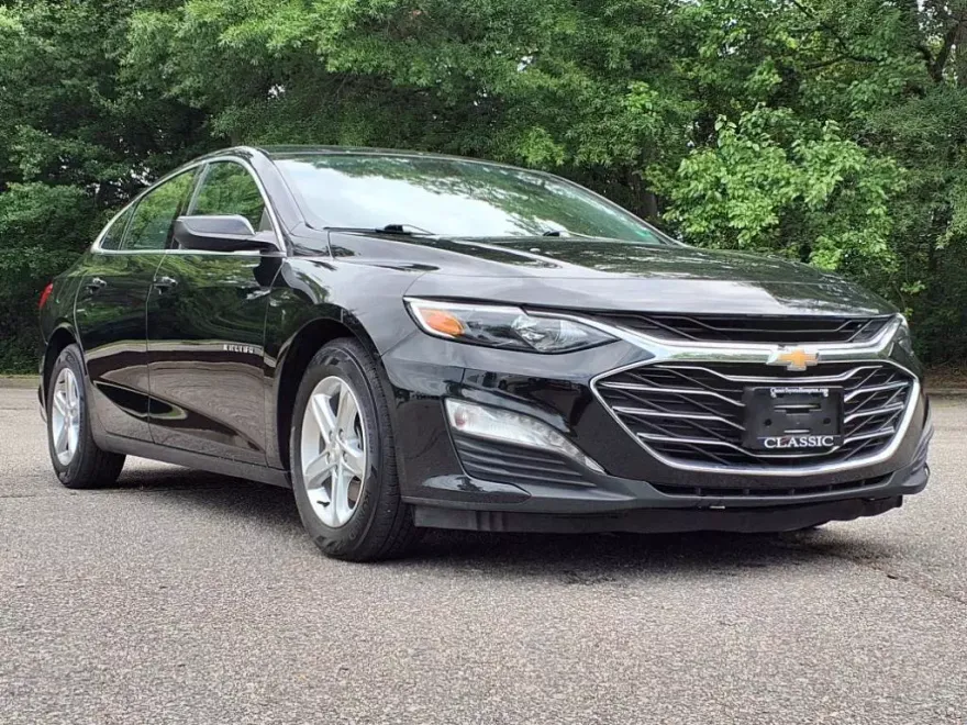2023 Chevrolet Malibu 1LT photo 1