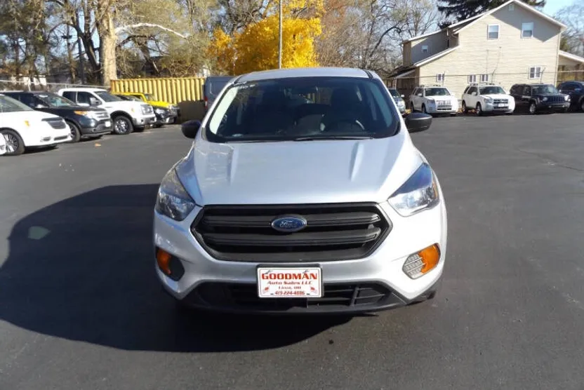 2018 Ford Escape S photo 1