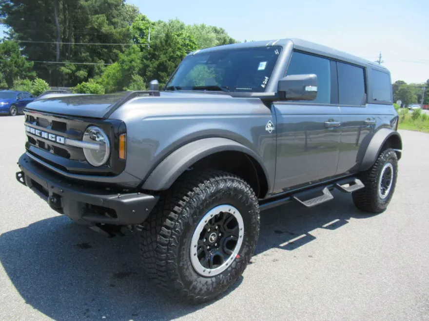 2024 Ford Bronco Outer Banks photo 1