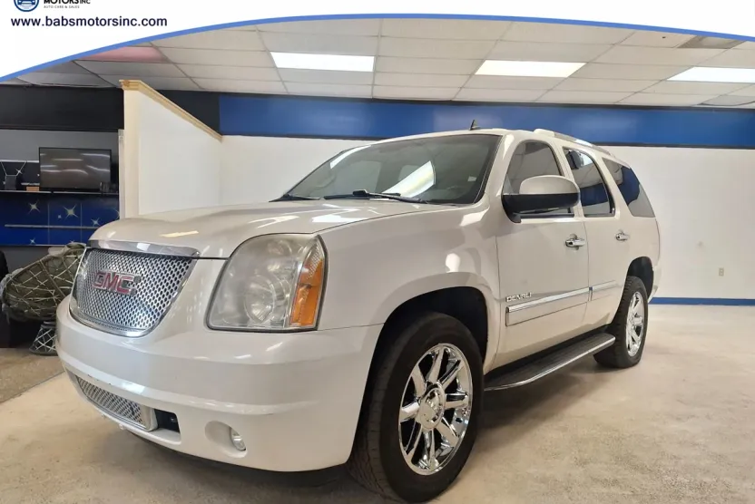 2011 Gmc Yukon Denali photo 1