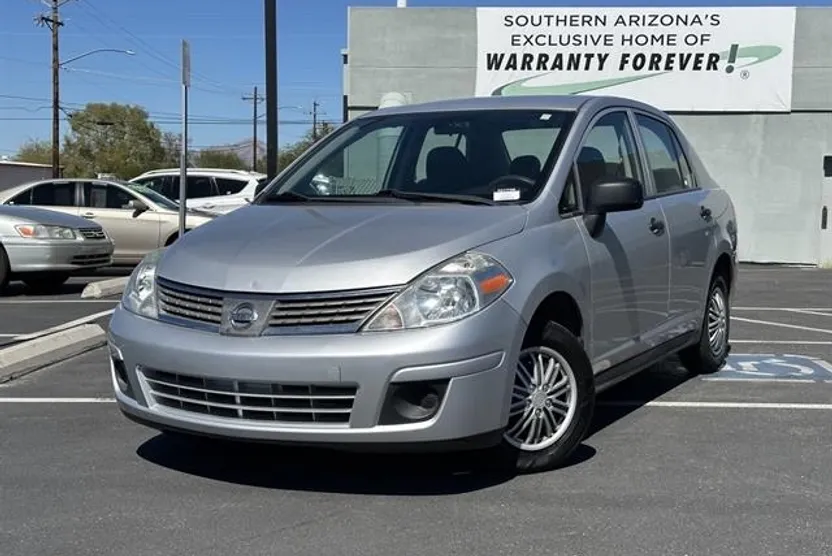 2009 Nissan Versa 1.6 Base Sedan photo 1