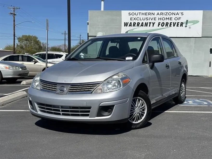 2009 Nissan Versa 1.6 Base Sedan photo 1
