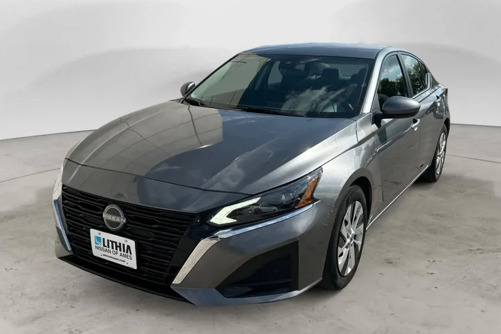 2023 Nissan Altima S photo 1