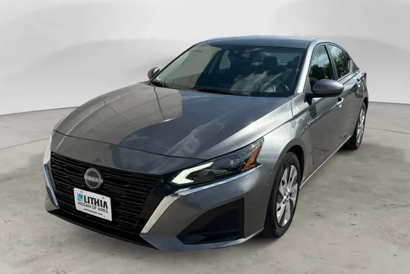 2023 Nissan Altima S photo 1