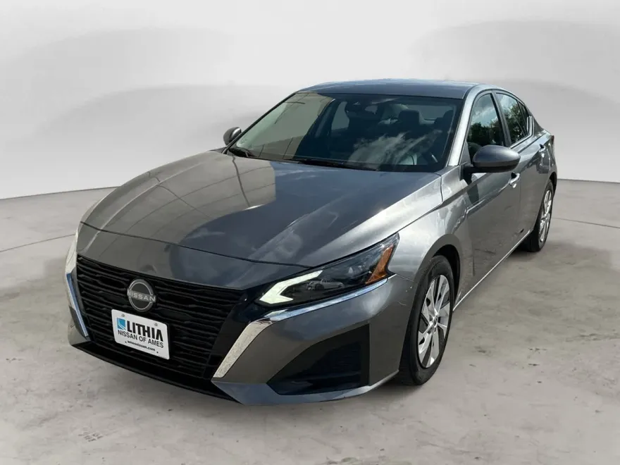 2023 Nissan Altima S photo 1