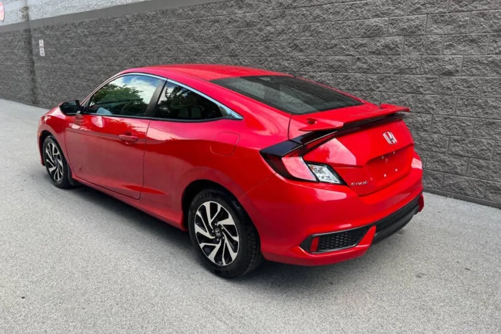 2018 Honda Civic LX photo 1