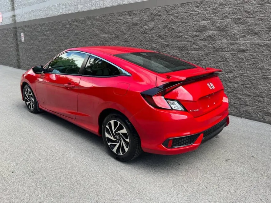 2018 Honda Civic LX photo 1