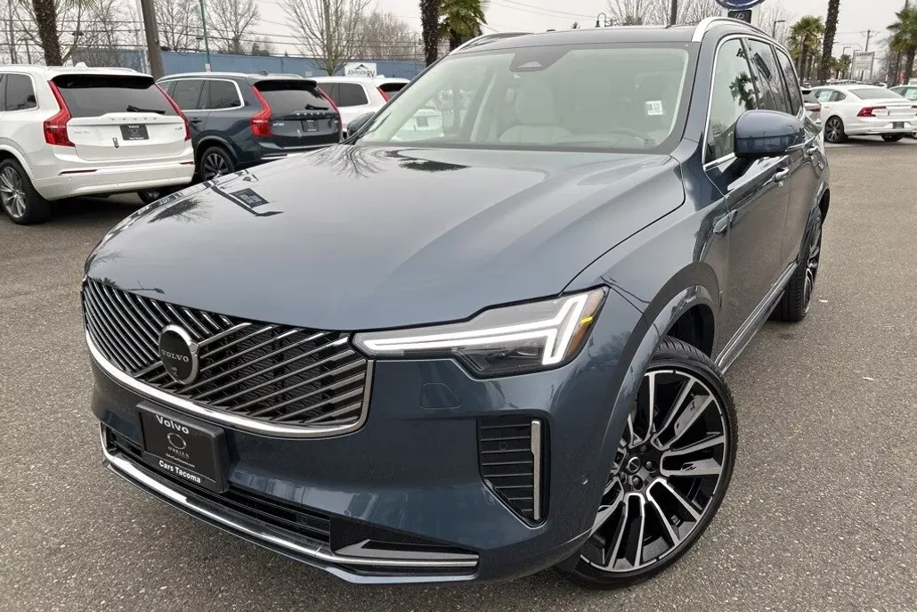 2025 Volvo XC90 photo 1
