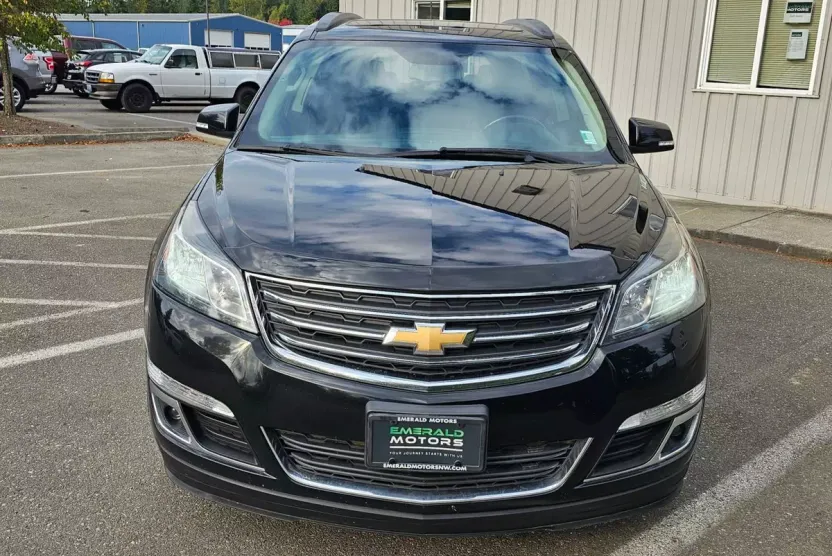2017 Chevrolet Traverse 1LT photo 1
