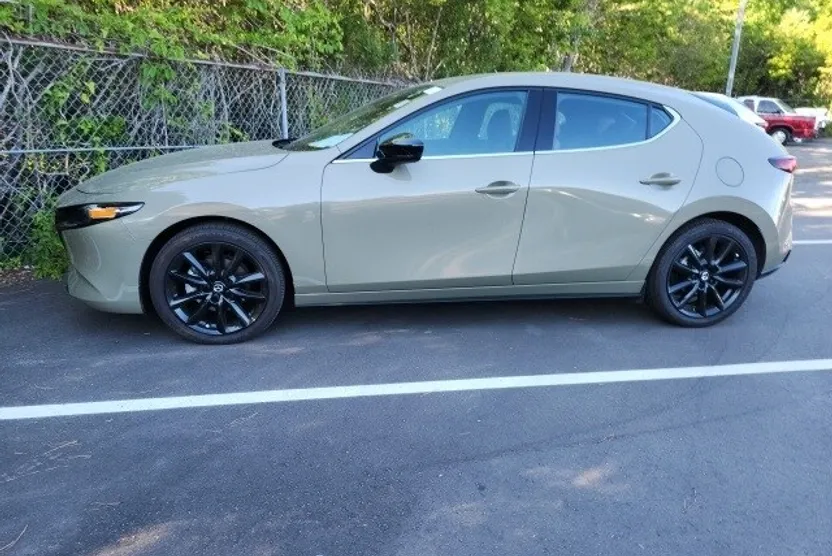 2024 Mazda Mazda3 Hatchback 2.5 Carbon Turbo photo 1