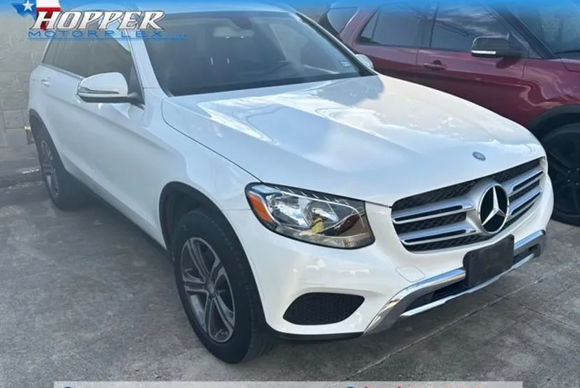 2016 Mercedes Benz GLC 300 4MATIC photo 1