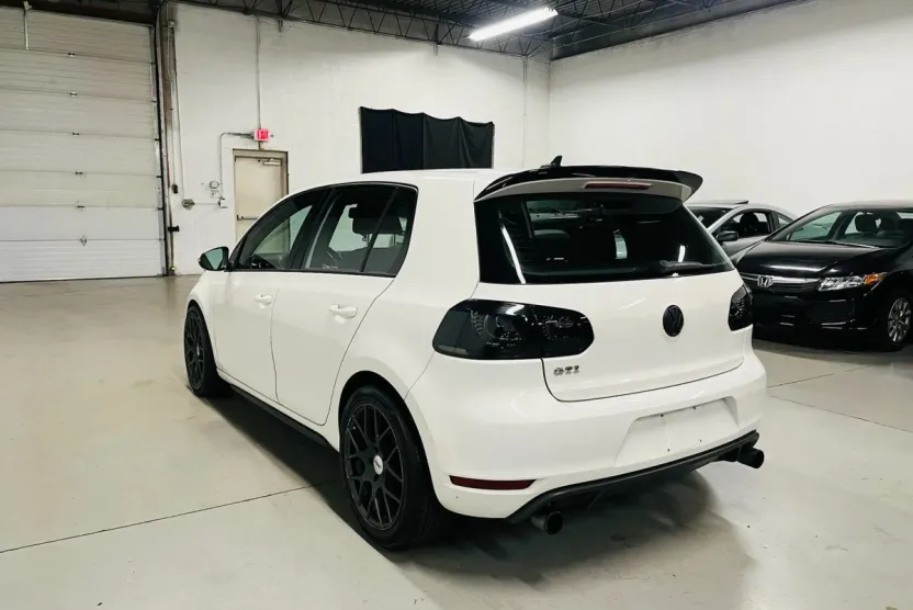 2011 Volkswagen Golf GTI photo 1