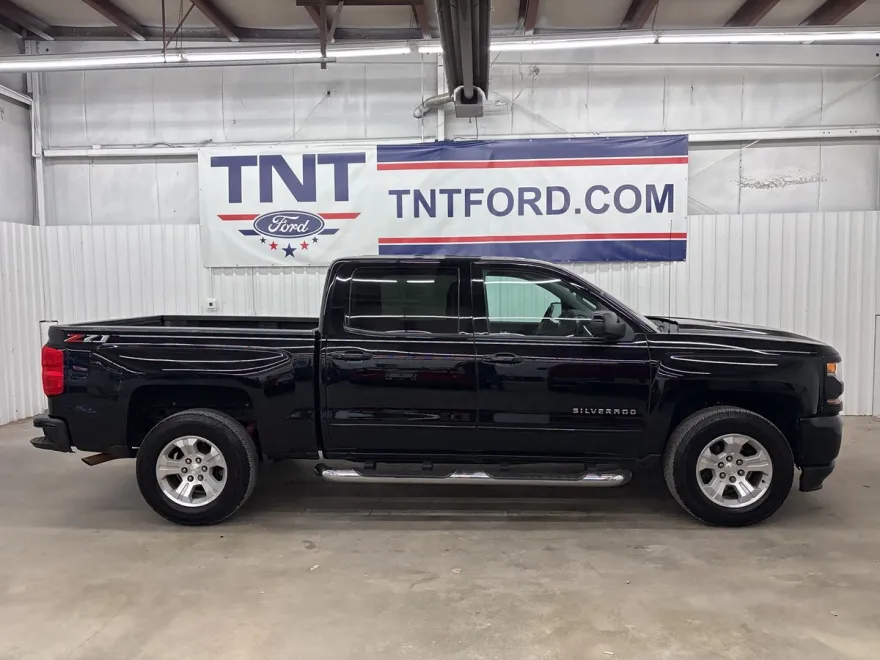 2018 Chevrolet Silverado 1500 LT photo 1