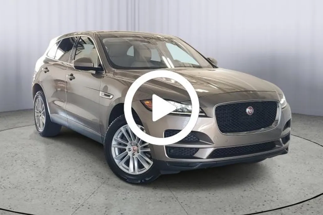 2017 Jaguar F-PACE Prestige photo 1