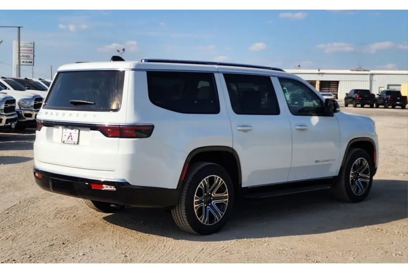 2024 Jeep Wagoneer Series I photo 1