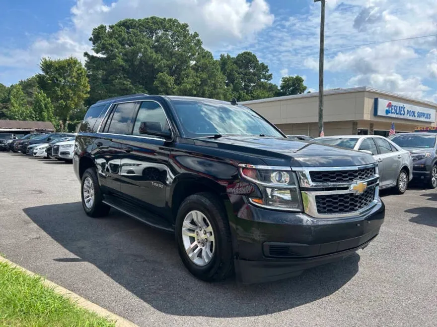 2016 Chevrolet Tahoe LT photo 1